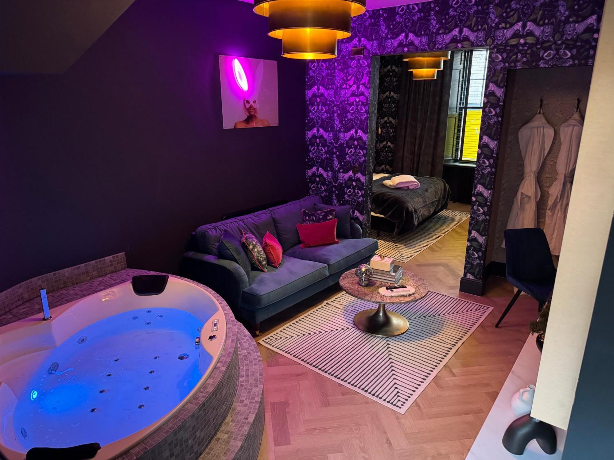 Secret Suites ランカスター エクステリア 写真